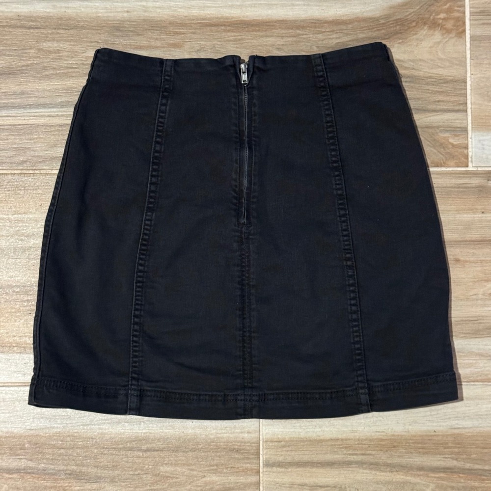 Free People Black Denim Mini Skirt High Waisted Seamed Size 6 OB403212 - Picture 3 of 6